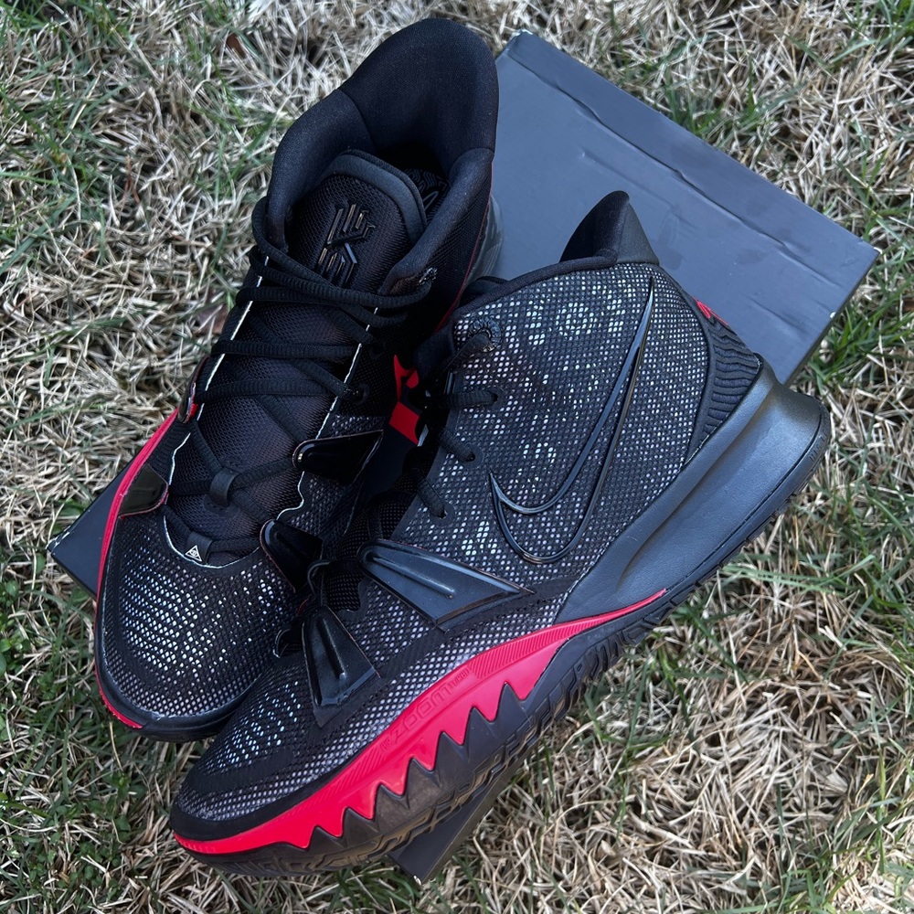 Clean Nike Kyrie Vii Bred Size 13 Mens Shoes